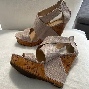 Like New BCBG light beige wedges. Size 81/2